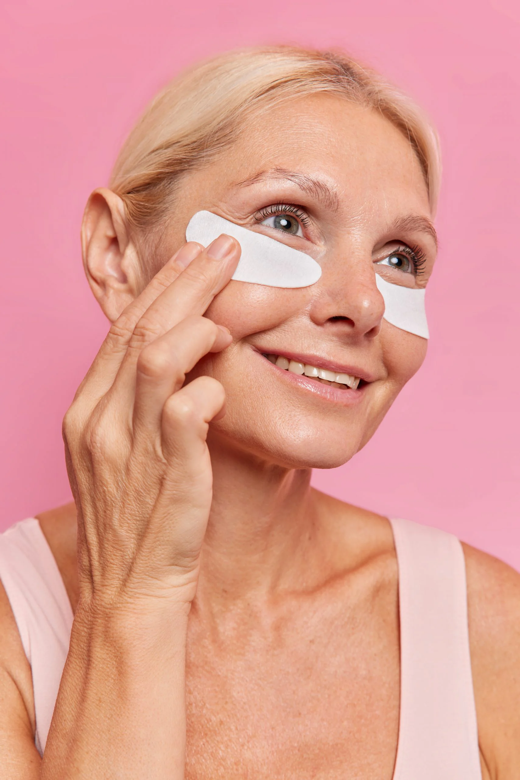 Tratamiento de ojeras, bolsas y contorno de ojos en Deleic